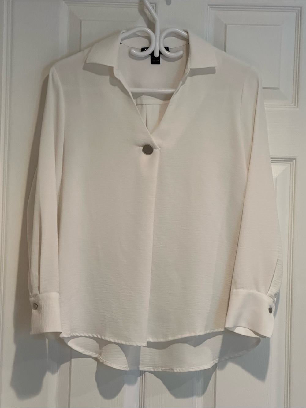Renaur cream v-neck blouse